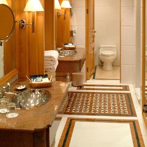 Prezydencki apartament z łóżkiem king-size